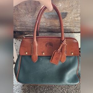 Dooney & Bourke Wilson all leather large tote shoulder bag